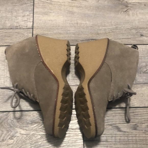 White Mountain genuine leather upper Lambert lace up botties with stitch design - Picture 2 of 9